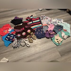 Girls 4t bundle. Shoes size 9.